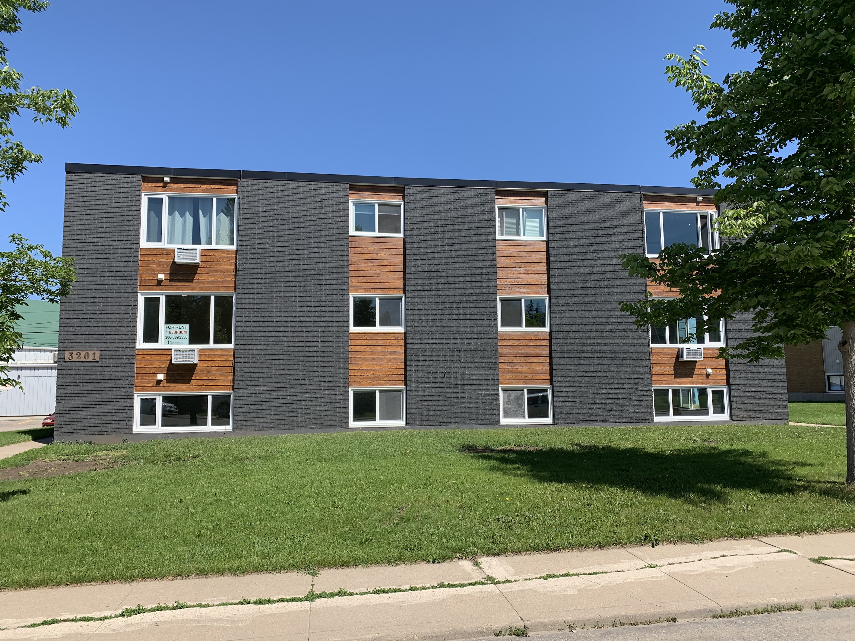 3201 7th Street East,21