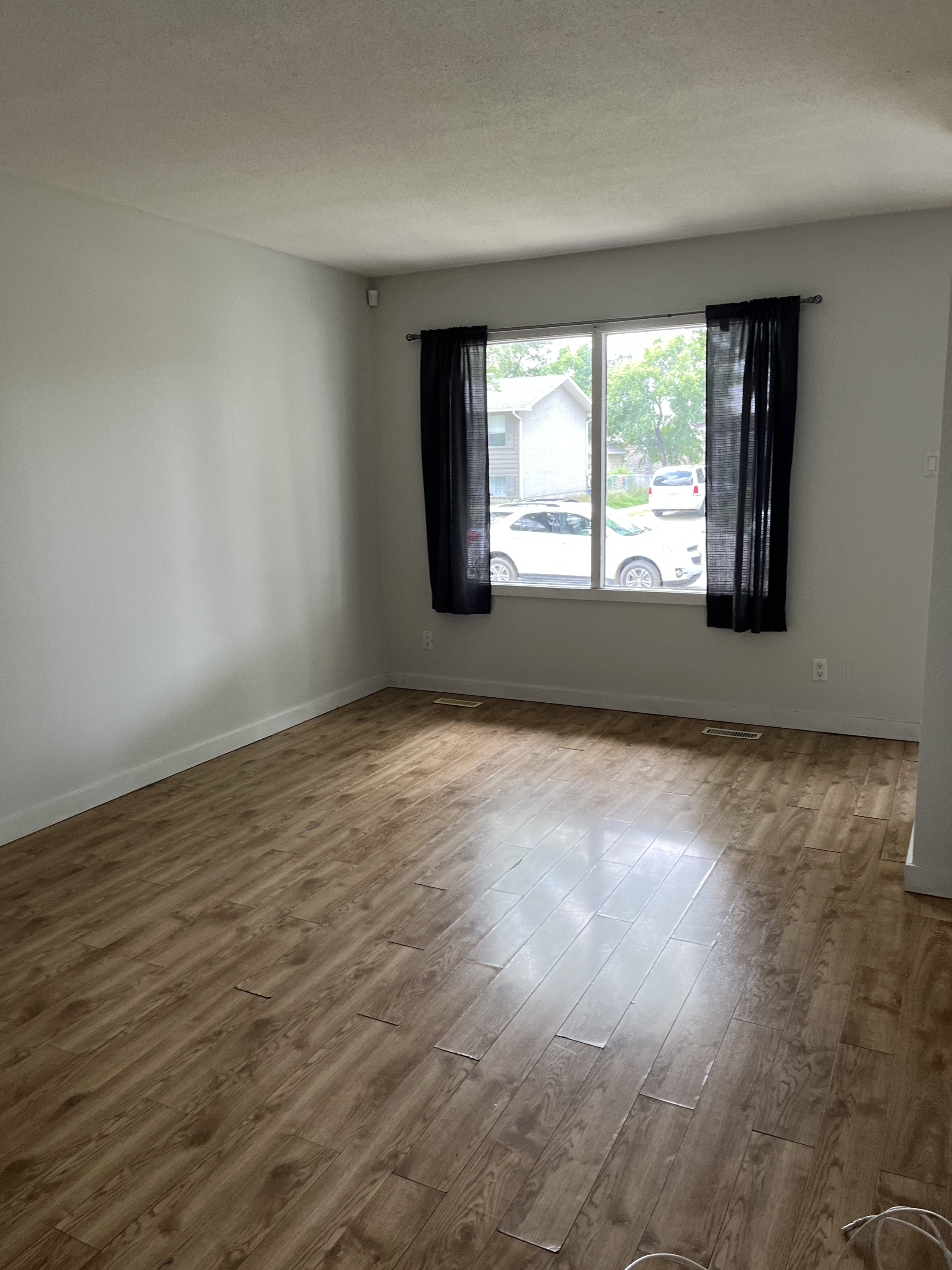 11 Carleton Drive ,-