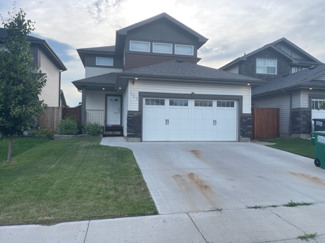 127 Childers Crescent