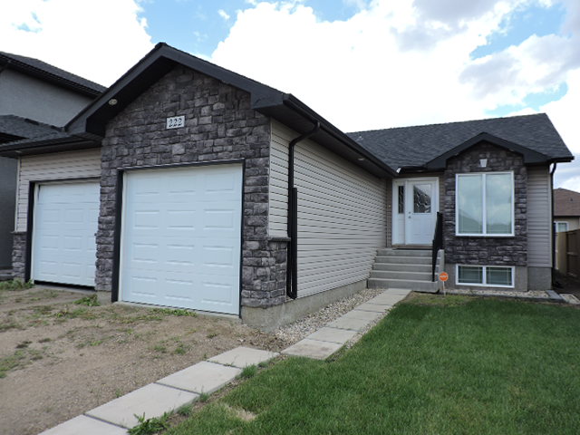 222 Fleming Crescent,-