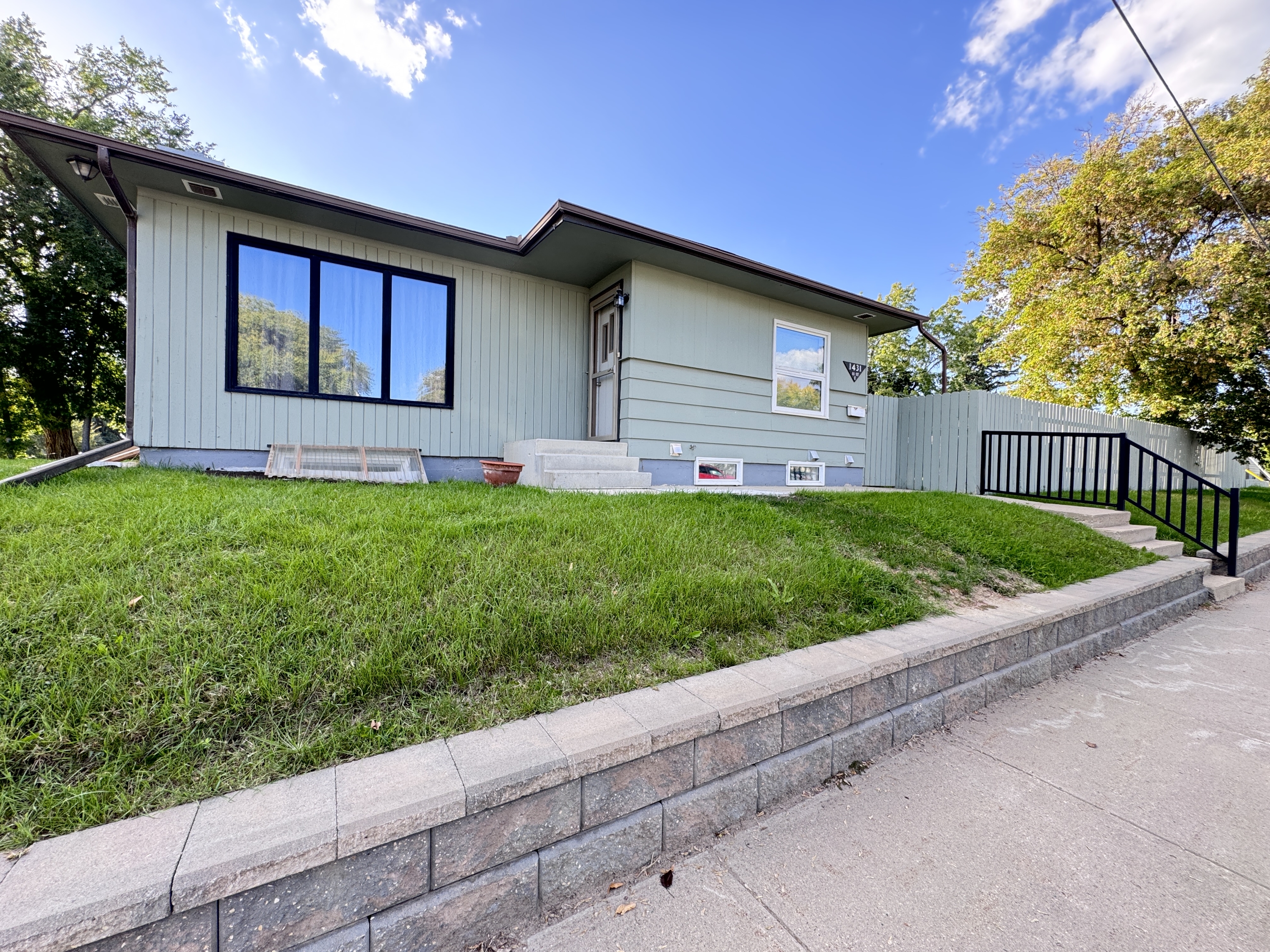 1431 11th Street East,Main