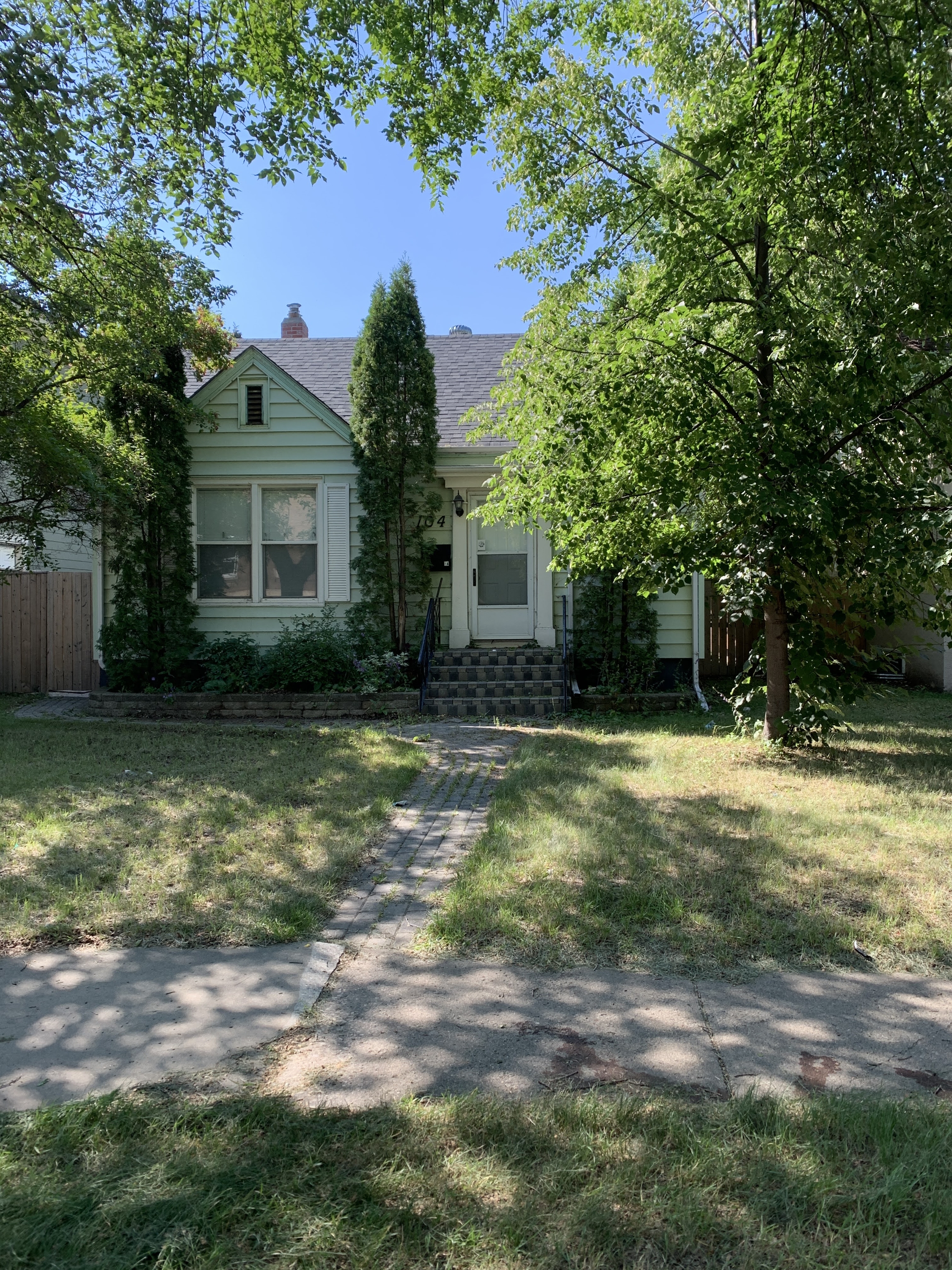 104 5th Street East,-