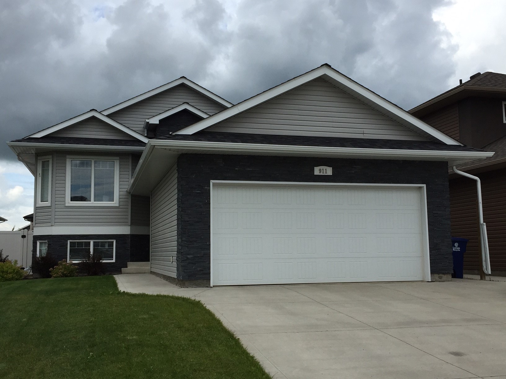 911 Pohorecky Crescent,Main